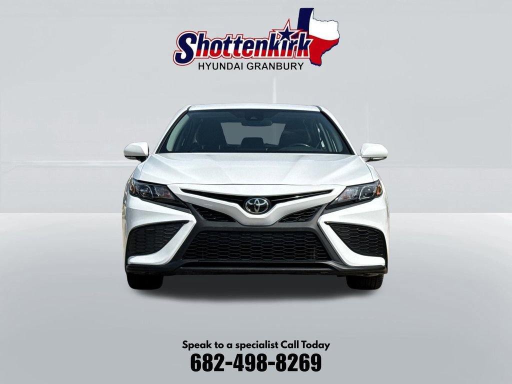 Used 2023 Toyota Camry SE FWD image 2