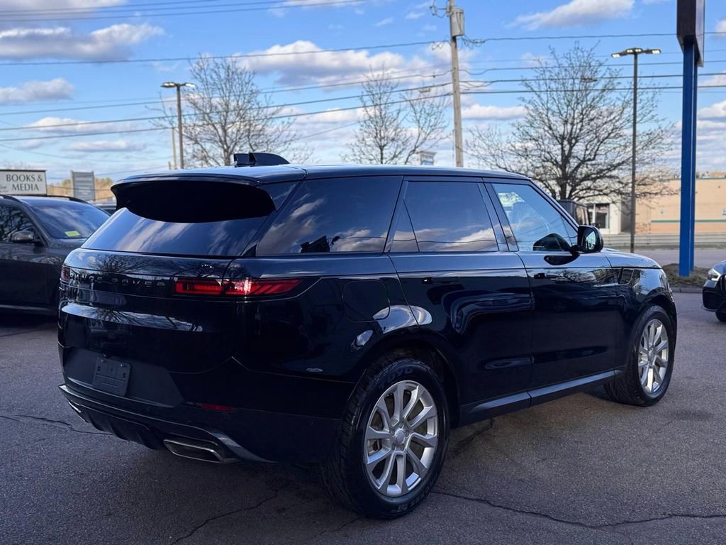 Used 2025 Land Rover Range Rover Sport SE image 6