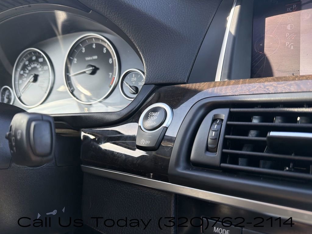 Used 2016 BMW 528i xDrive Sedan image 11