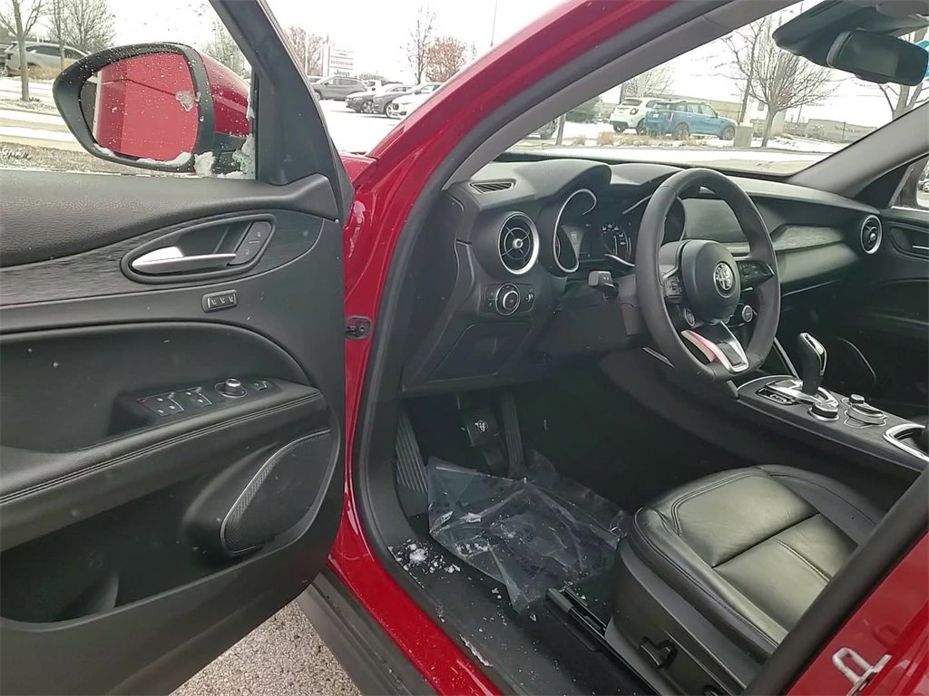 Used 2020 Alfa Romeo Stelvio Base w/ Cold Weather Package image 9
