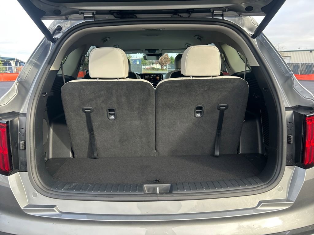 Used 2023 Kia Sorento SX Prestige image 24