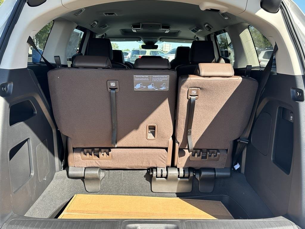 New 2026 Honda Odyssey Touring image 10