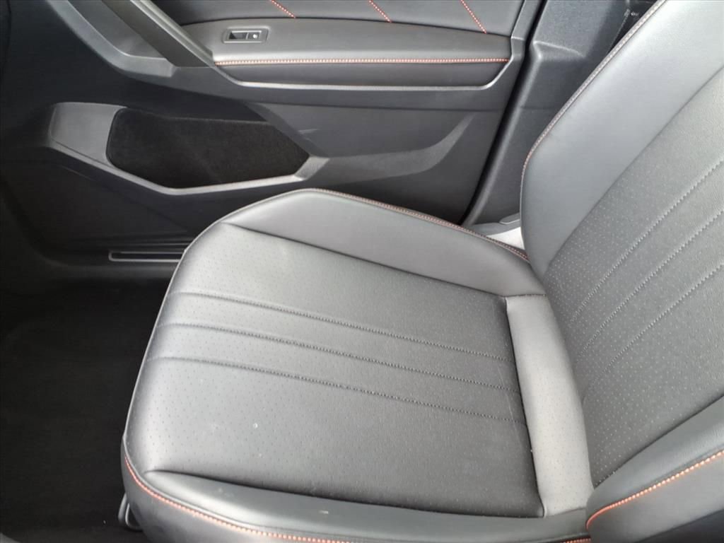 Used 2024 Volkswagen Tiguan Wolfsburg Edition image 31