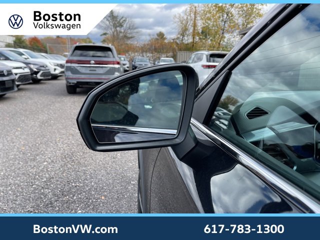 New 2025 Volkswagen Taos SEL image 8