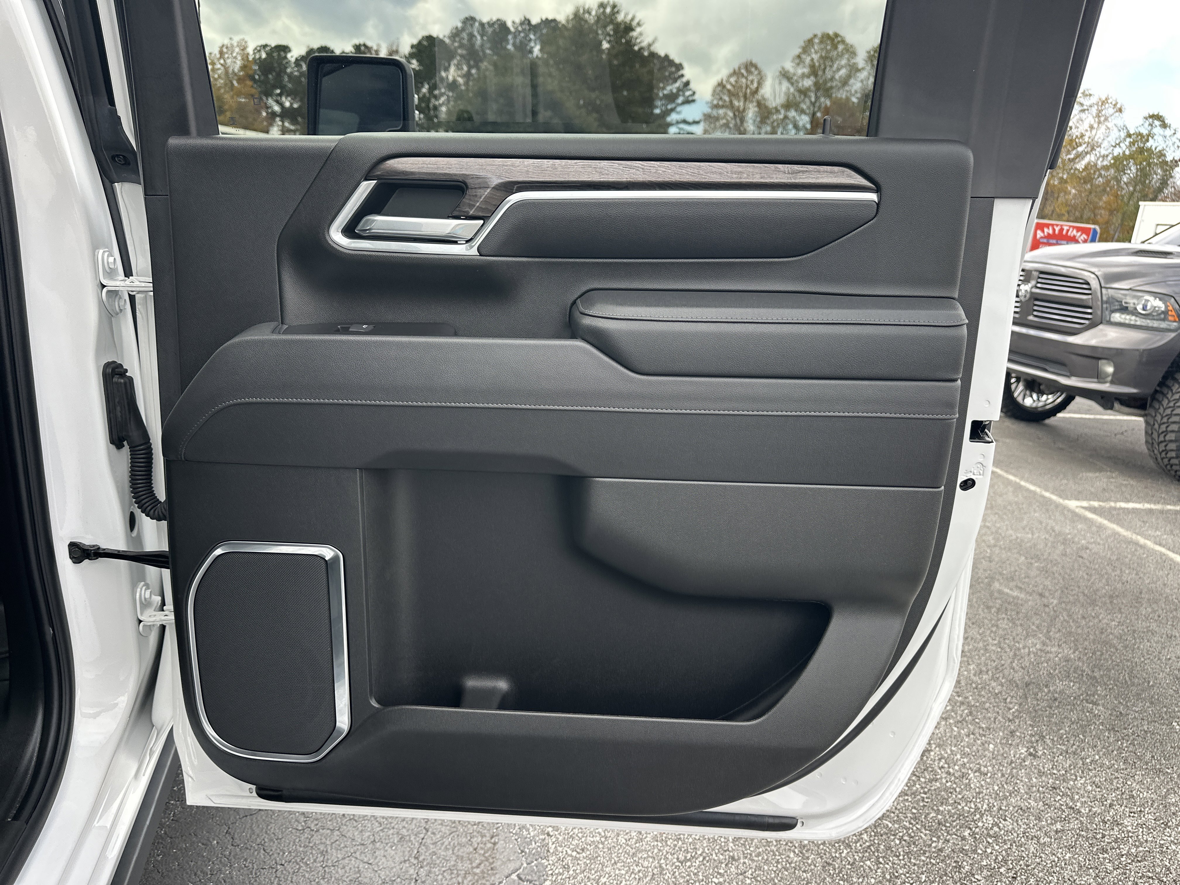 Certified 2025 Chevrolet Silverado 2500 LTZ w/ LTZ Plus Package image 17