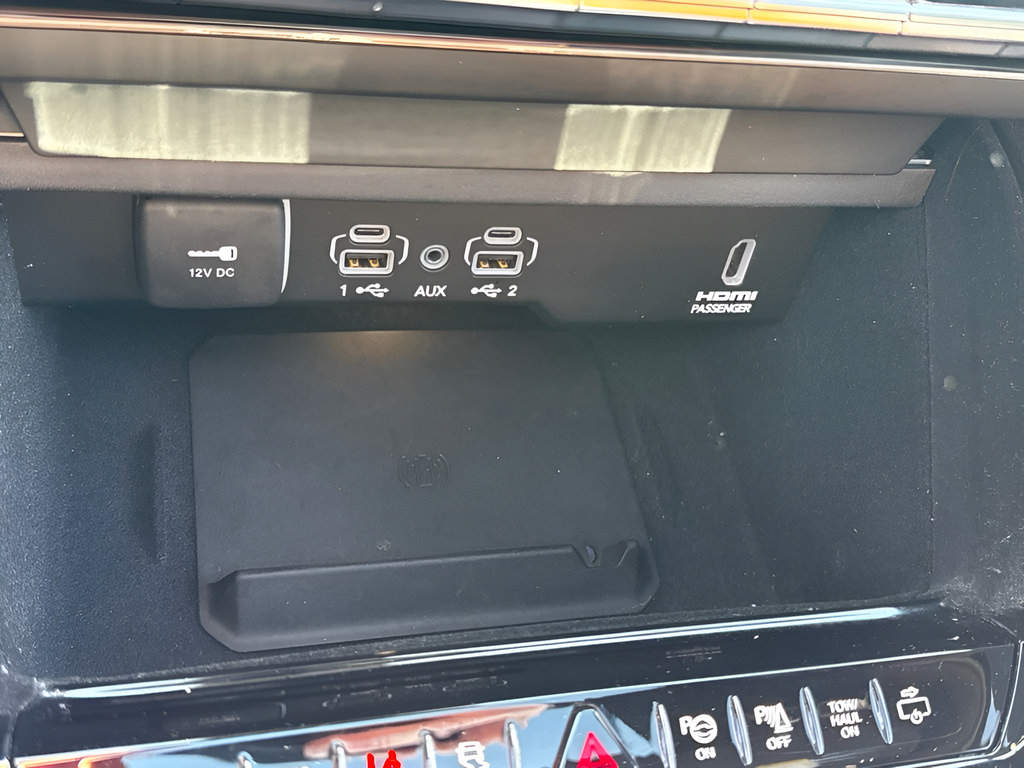Used 2022 Jeep Grand Wagoneer Series III AWD/4WD image 34