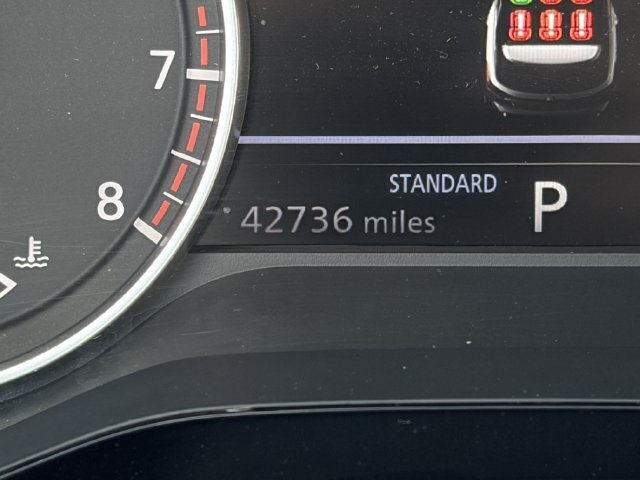 Used 2025 Nissan Pathfinder SL FWD image 26