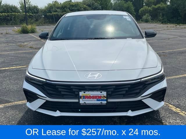 New 2025 Hyundai Elantra SEL image 8