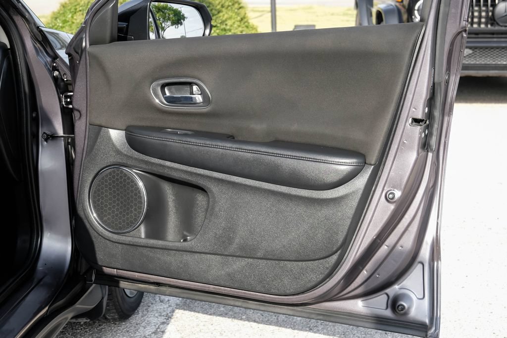 Used 2018 Honda HR-V EX image 48