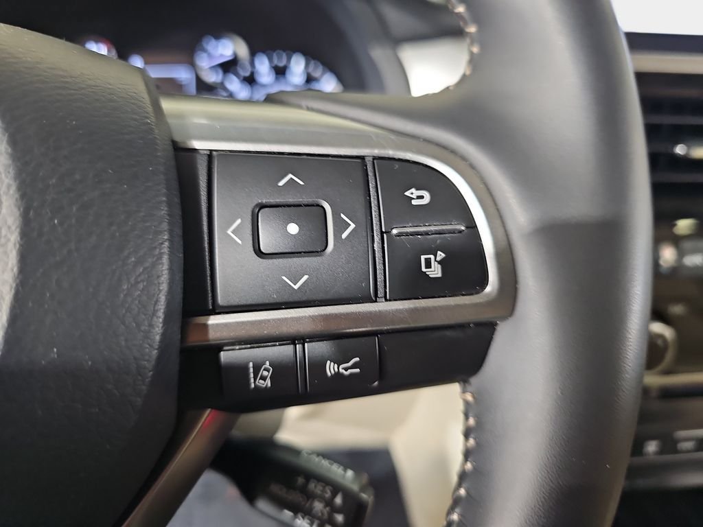 Certified 2023 Lexus GX 460 Premium w/ Premium Package AWD/4WD image 17