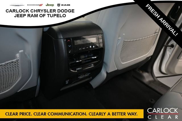 Used 2023 Jeep Grand Cherokee Overland w/ Luxury Tech Group IV AWD/4WD image 29