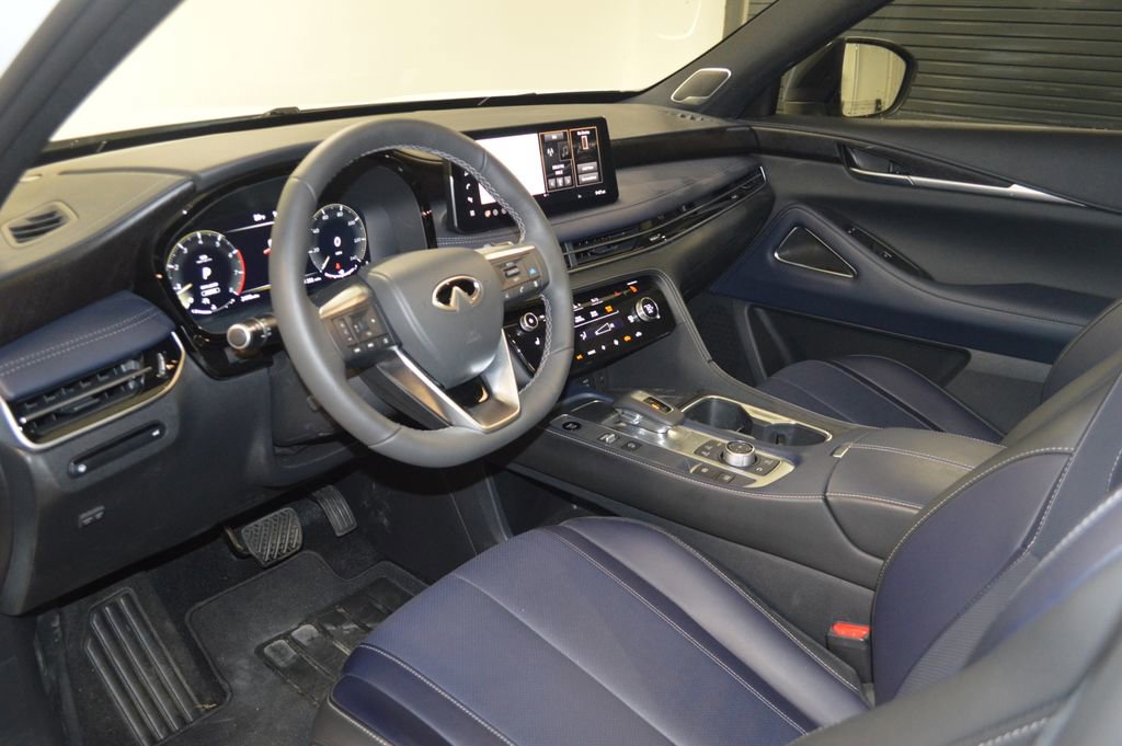 Certified 2026 INFINITI QX60 Sport w/ Dark Cargo Package image 15