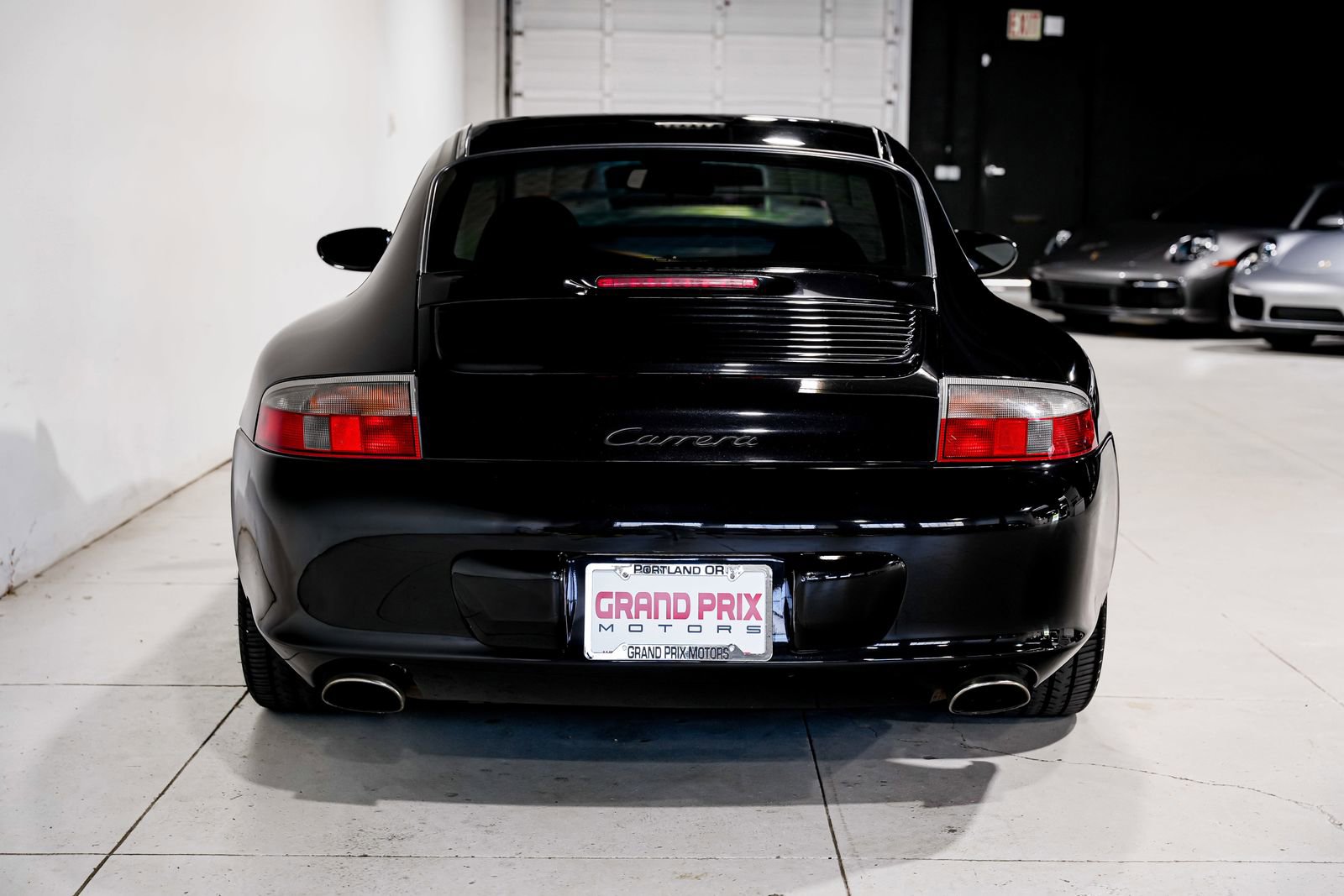Used 2004 Porsche 911 Carrera RWD image 4