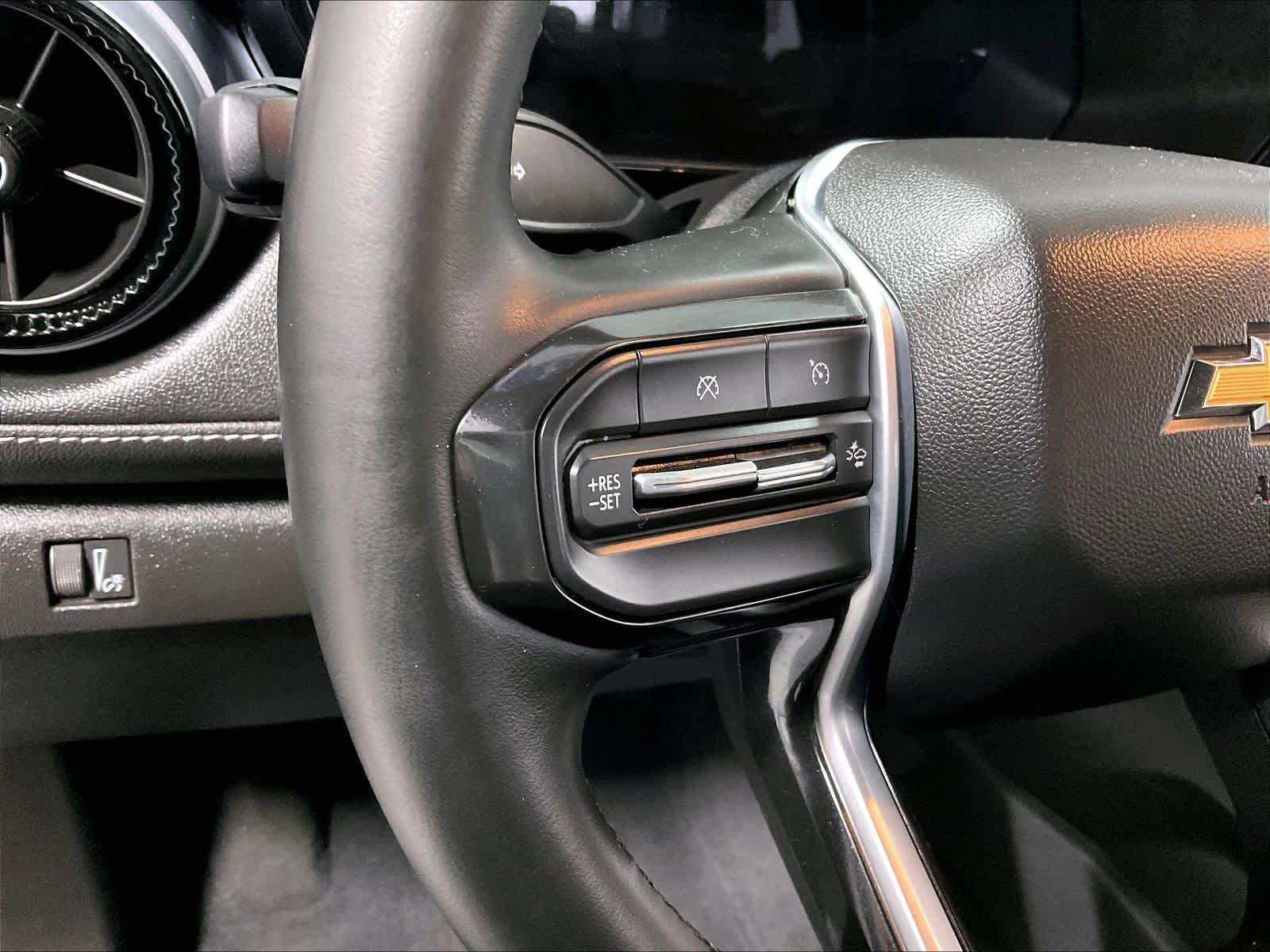 Used 2023 Chevrolet Colorado LT w/ LT Convenience Package AWD/4WD image 22