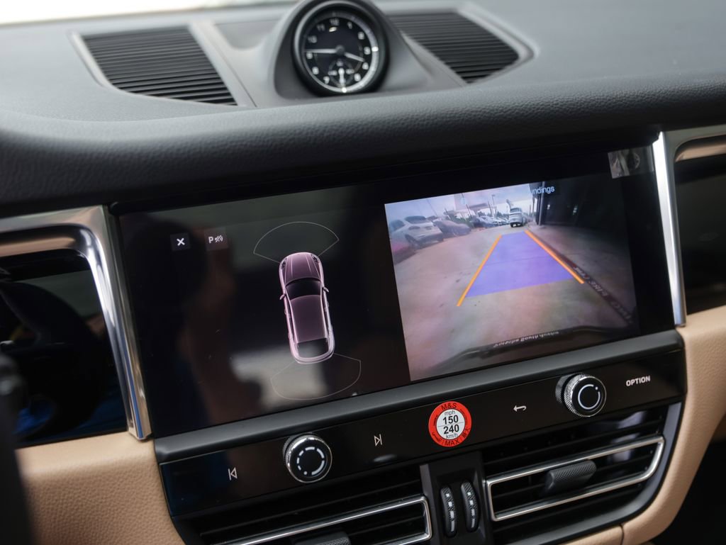 Certified 2025 Porsche Macan image 23