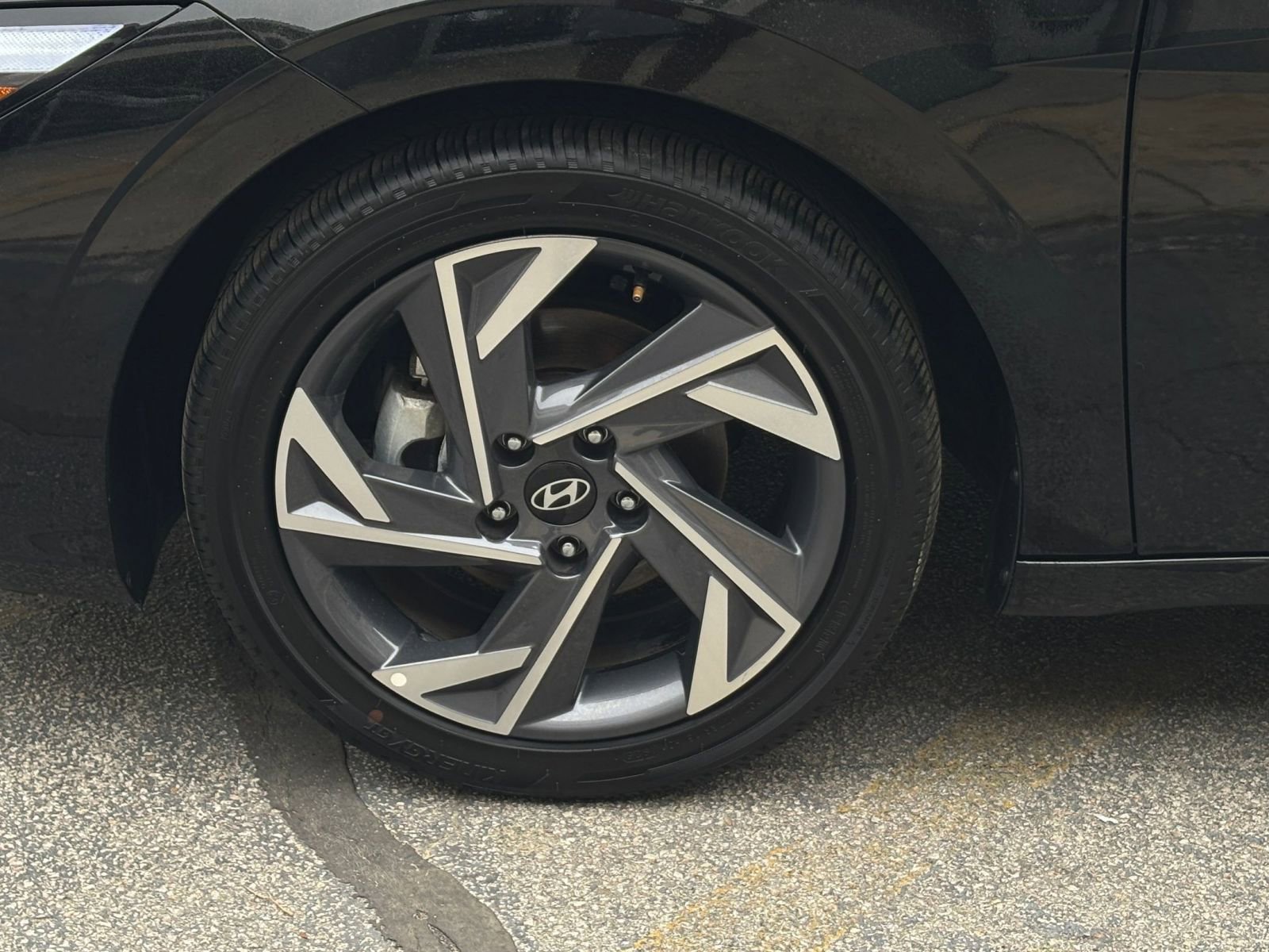 Used 2025 Hyundai Elantra SEL image 37