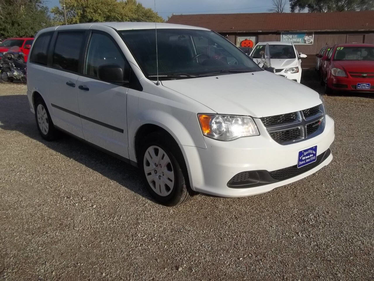 Used 2016 Dodge Grand Caravan American Value Package FWD image 2