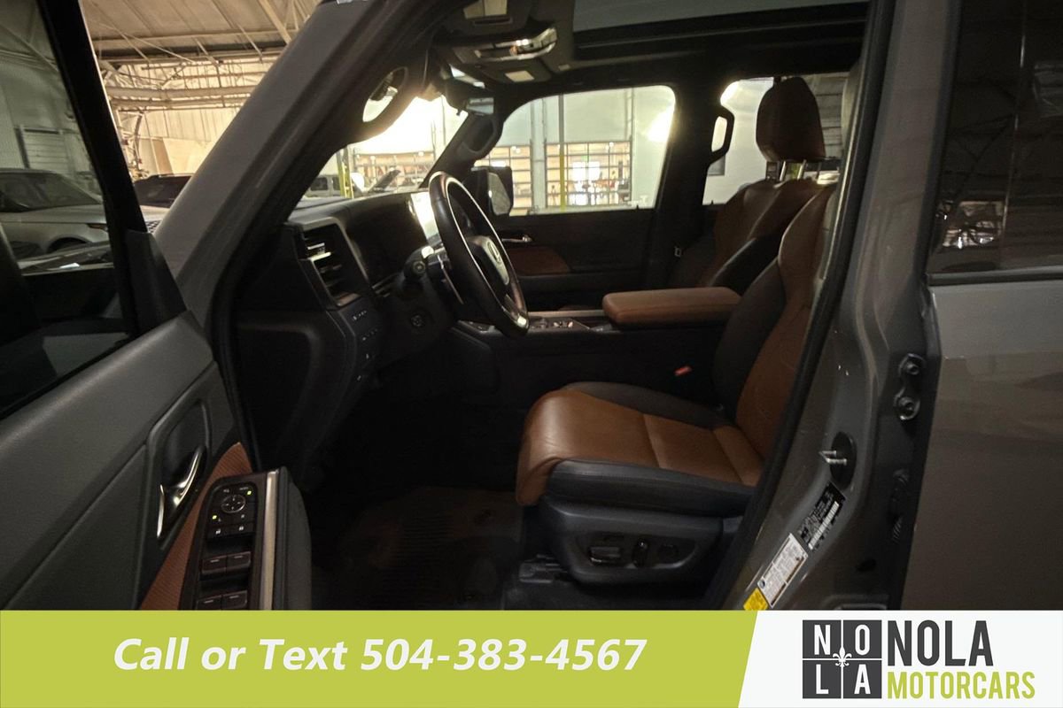 Used 2024 Lexus GX 550 image 17