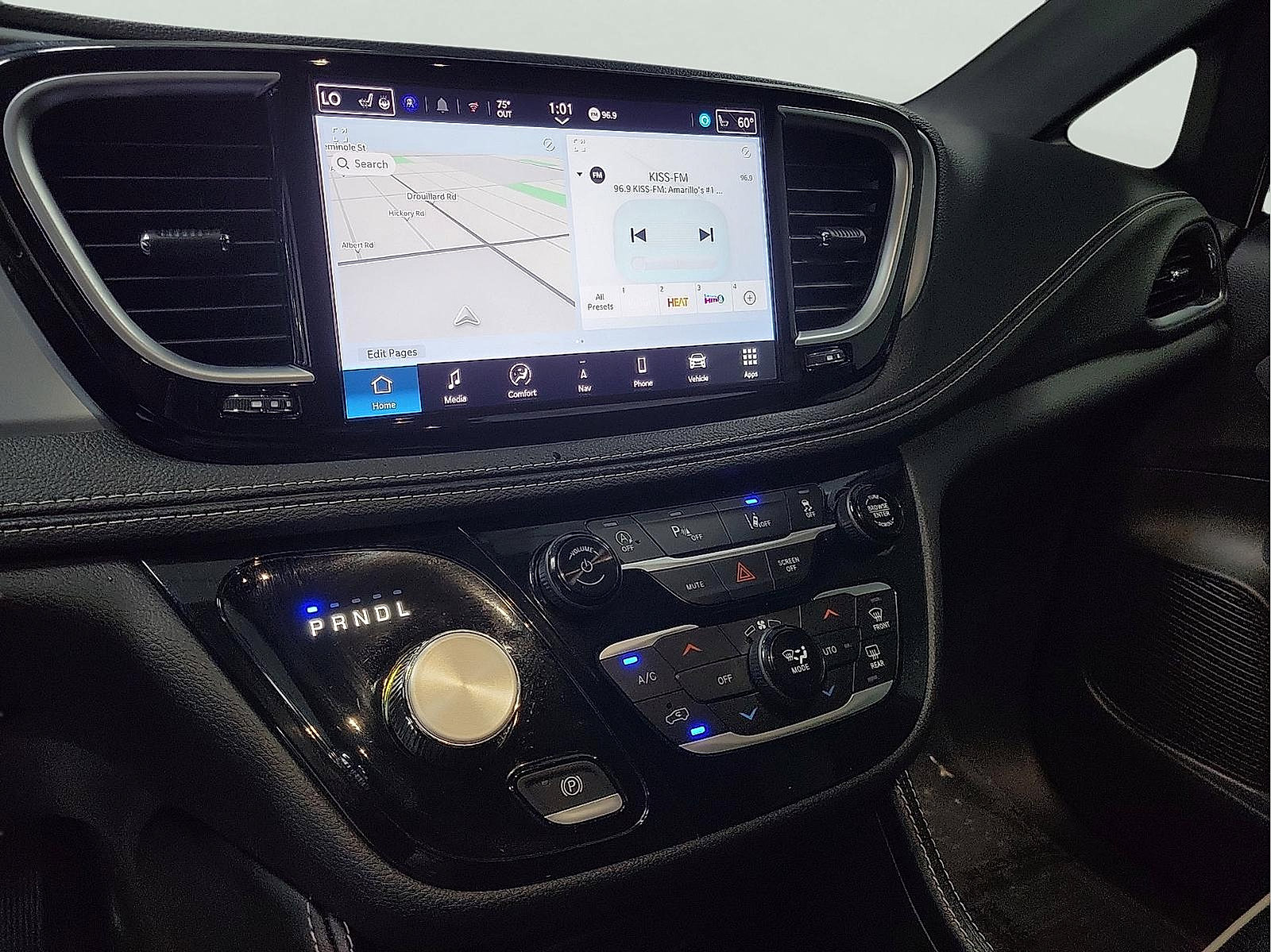 Used 2026 Chrysler Pacifica Limited w/ S Appearance Package image 16