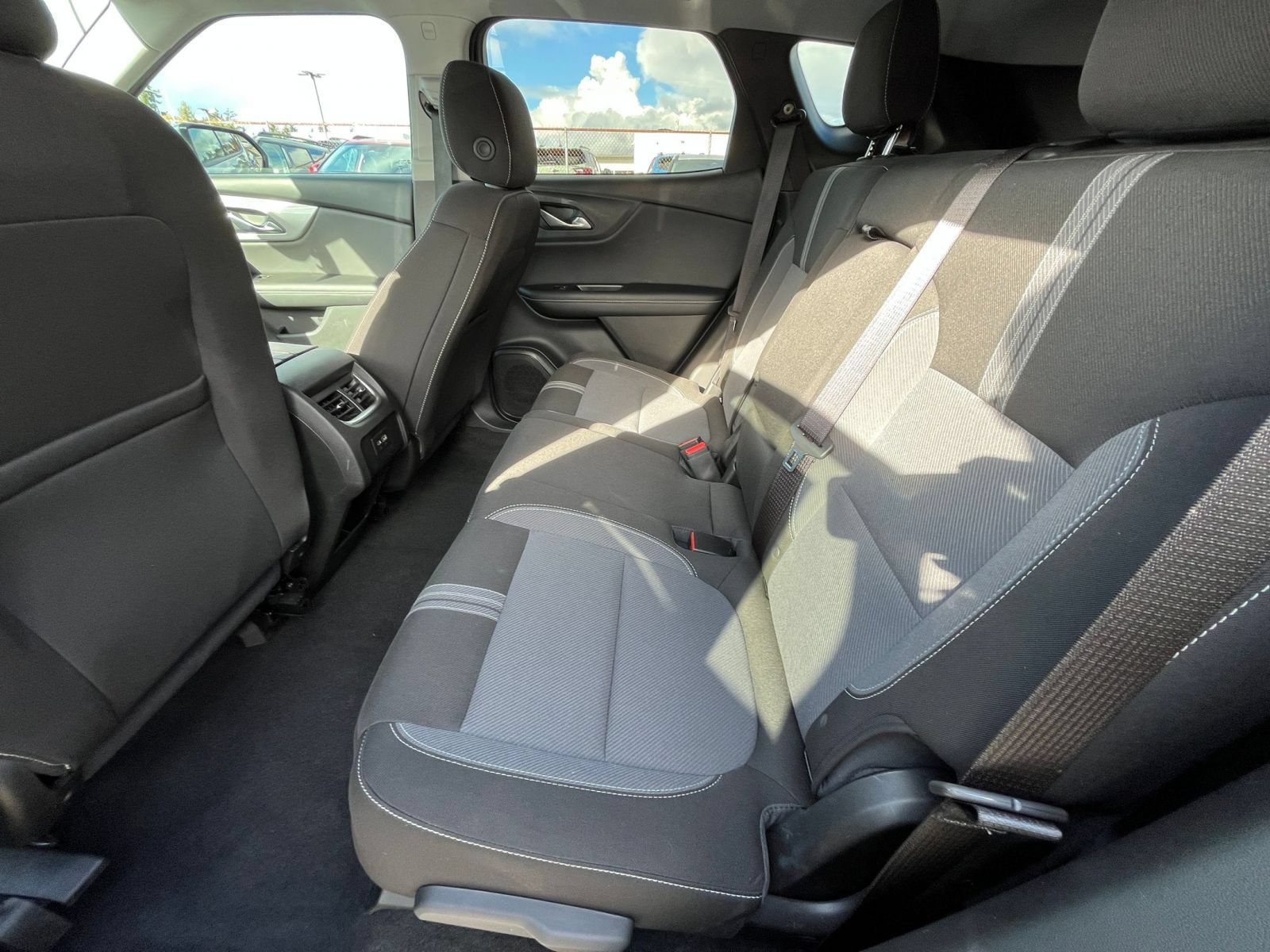 Used 2025 Chevrolet Blazer LT FWD image 26