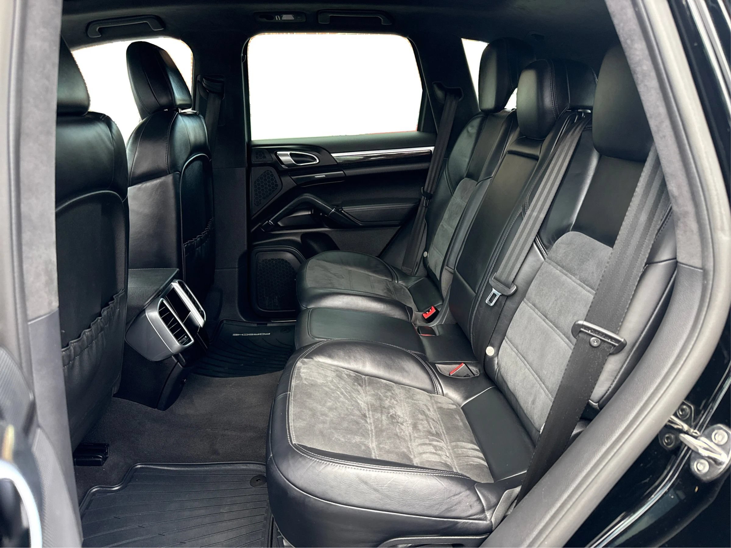 Used 2014 Porsche Cayenne GTS AWD/4WD image 10