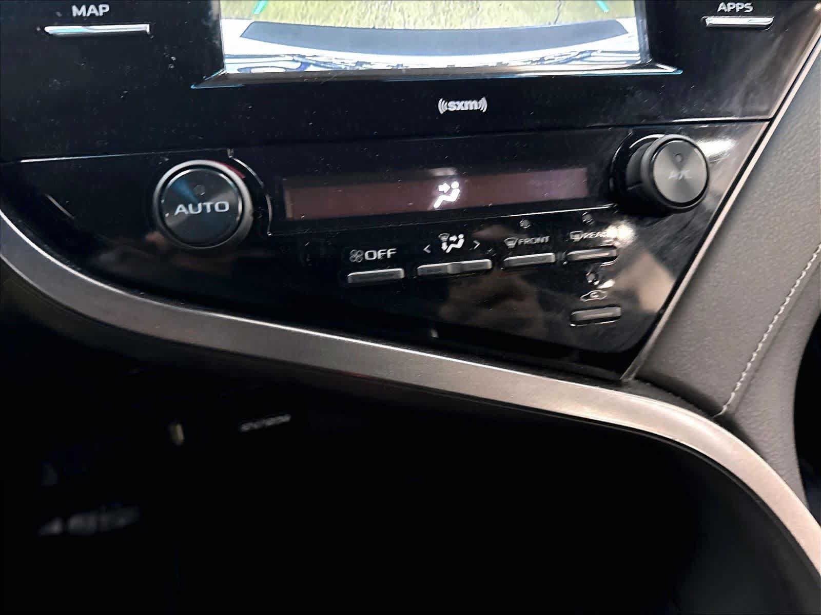 Used 2020 Toyota Camry SE FWD image 34