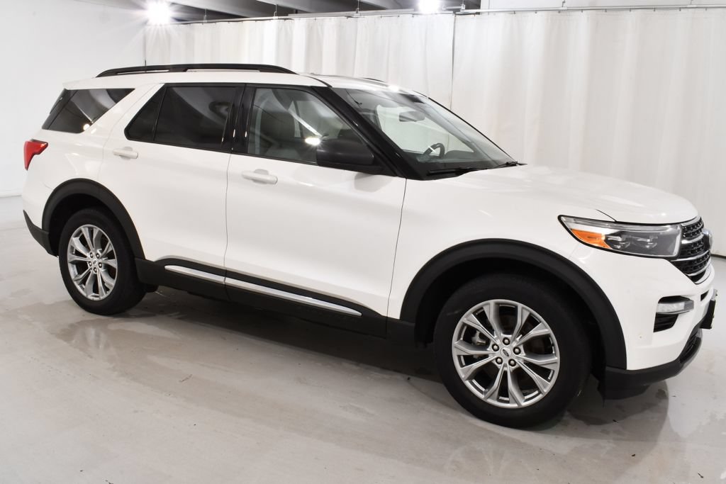 Used 2022 Ford Explorer XLT w/ Equipment Group 202A AWD/4WD image 5