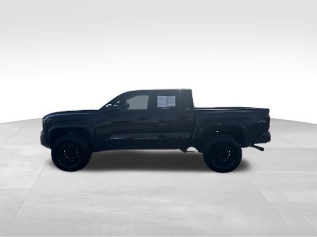 Used 2025 Toyota Tacoma SR5 AWD/4WD image 2