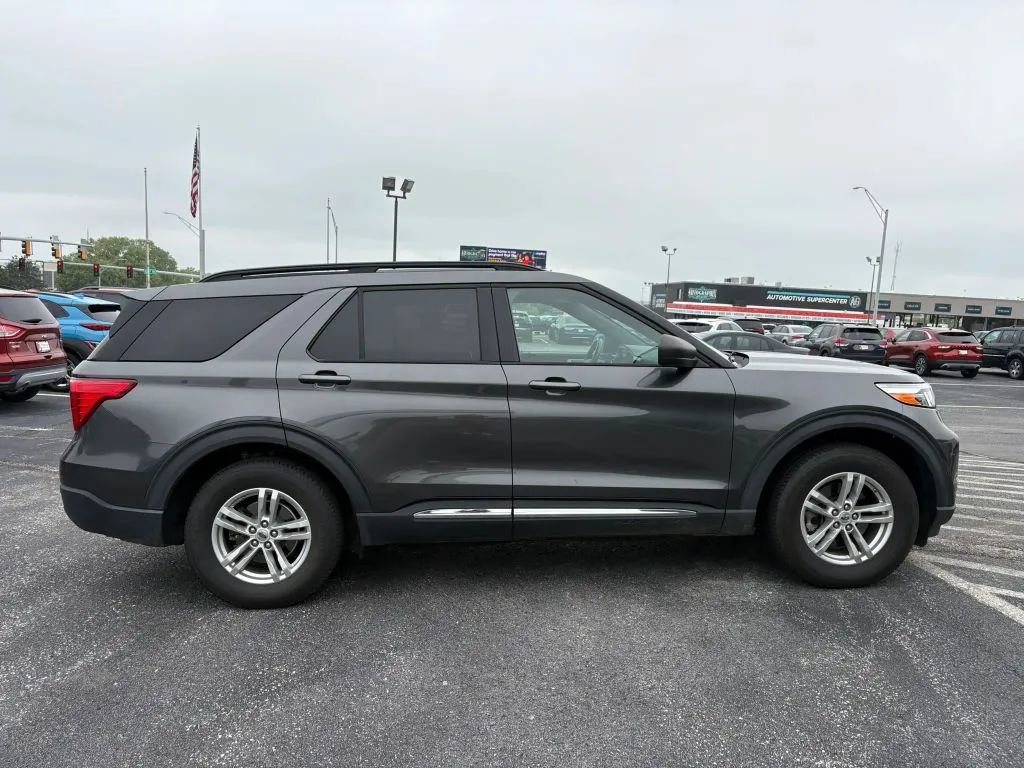 Used 2020 Ford Explorer XLT w/ Equipment Group 202A AWD/4WD image 6