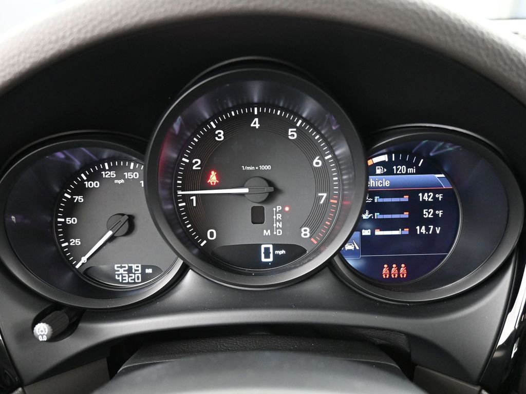 Certified 2025 Porsche Macan image 19