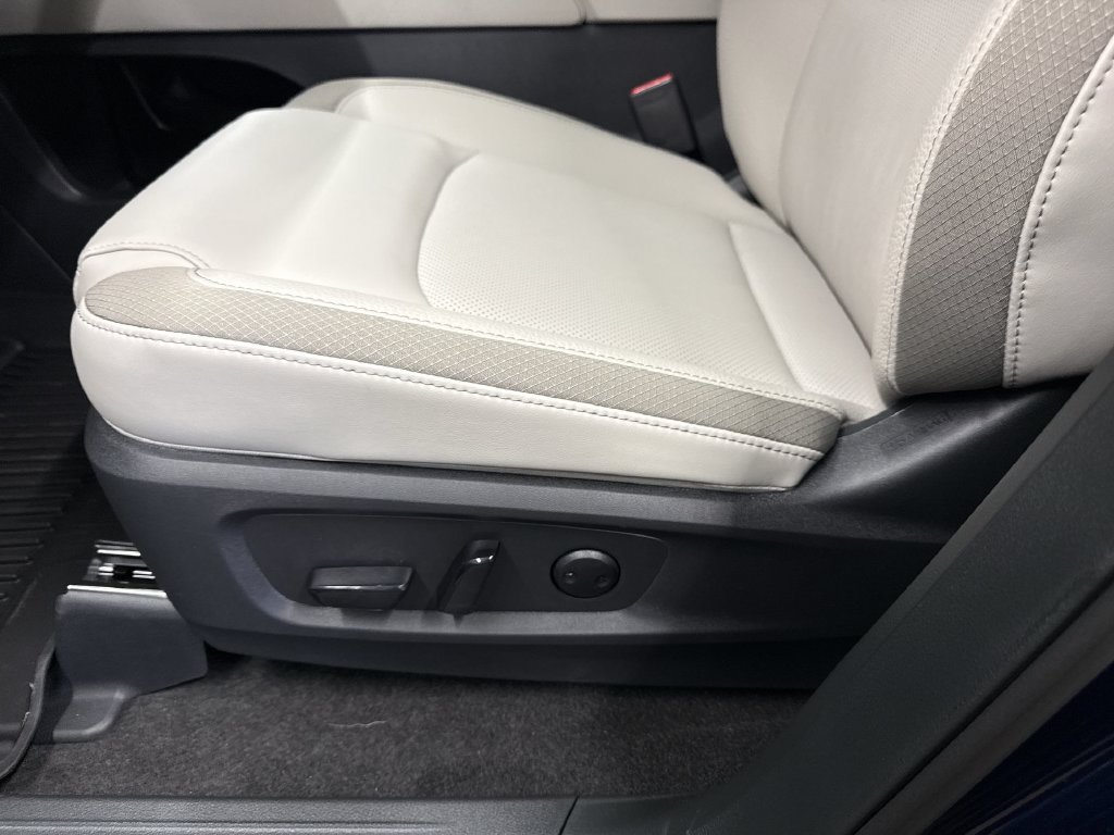 New 2026 Nissan Pathfinder SL w/ SL Premium Package AWD/4WD image 14