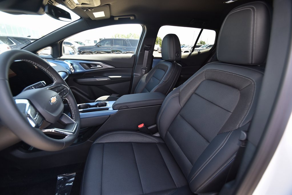 New 2025 Chevrolet Equinox EV LT image 9