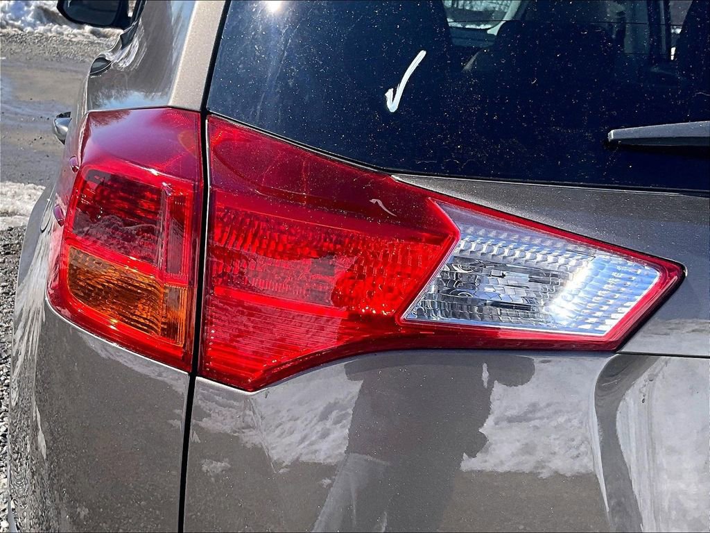 Used 2015 Toyota RAV4 XLE image 27