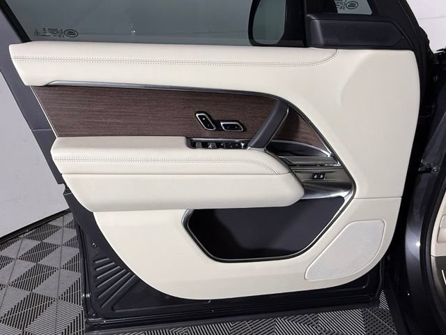 Used 2026 Land Rover Range Rover SE AWD/4WD image 21