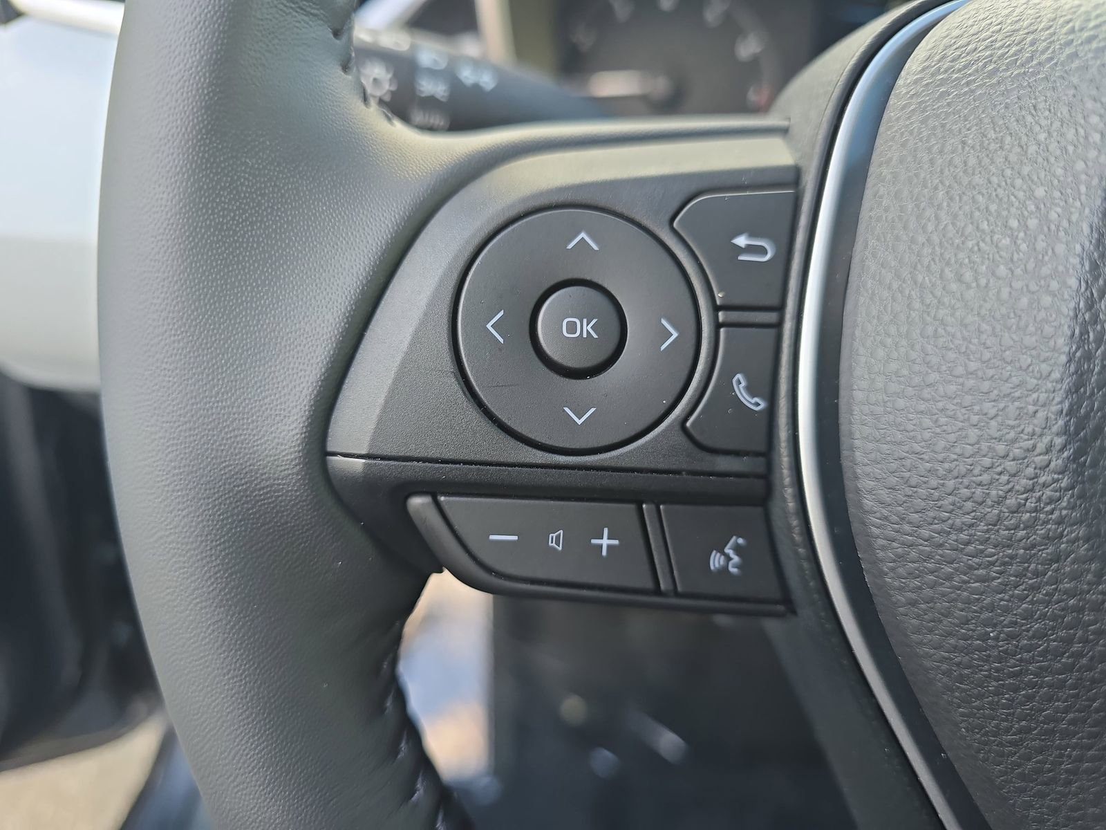 Used 2025 Toyota Corolla SE image 22