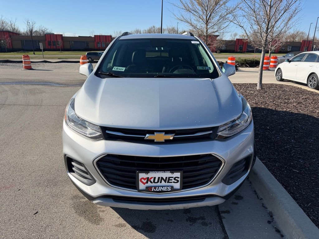 Used 2020 Chevrolet Trax LT w/ Driver Confidence Package FWD image 3