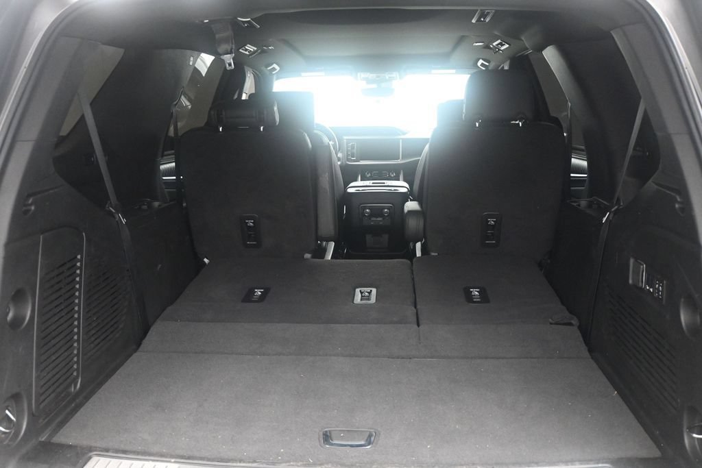 Used 2024 GMC Yukon Denali w/ Denali Reserve Package AWD/4WD image 15