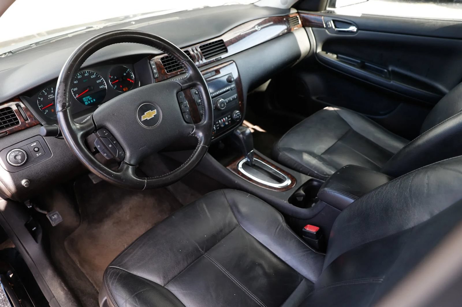 Used 2013 Chevrolet Impala LTZ FWD image 17