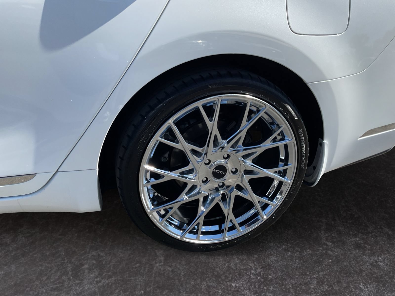 Used 2019 Kia Cadenza Premium FWD image 9