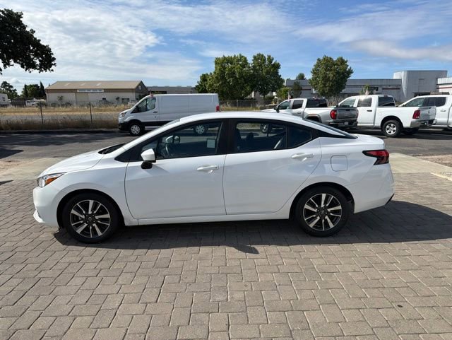 Used 2022 Nissan Versa SV FWD image 5