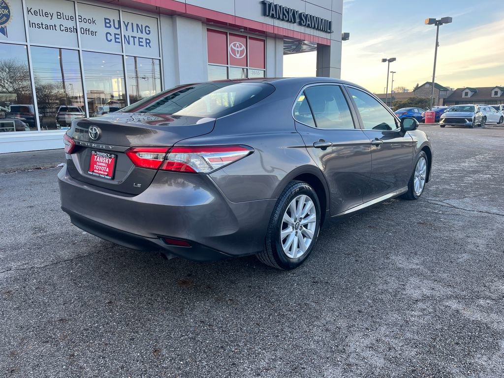 Used 2018 Toyota Camry LE image 5