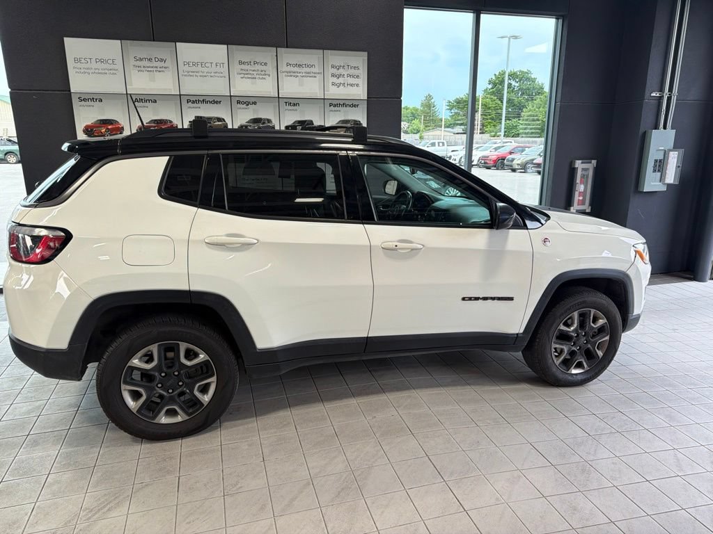 Used 2018 Jeep Compass Trailhawk AWD/4WD image 4