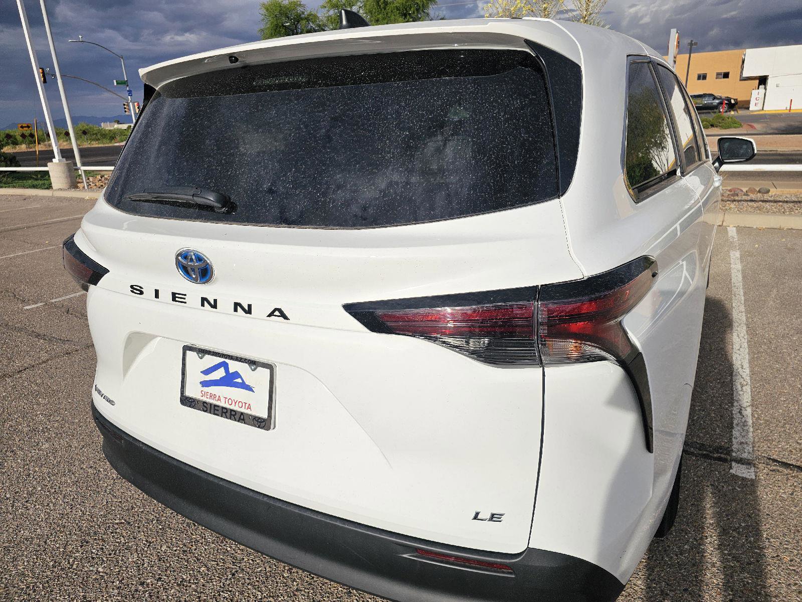 Used 2025 Toyota Sienna LE image 13