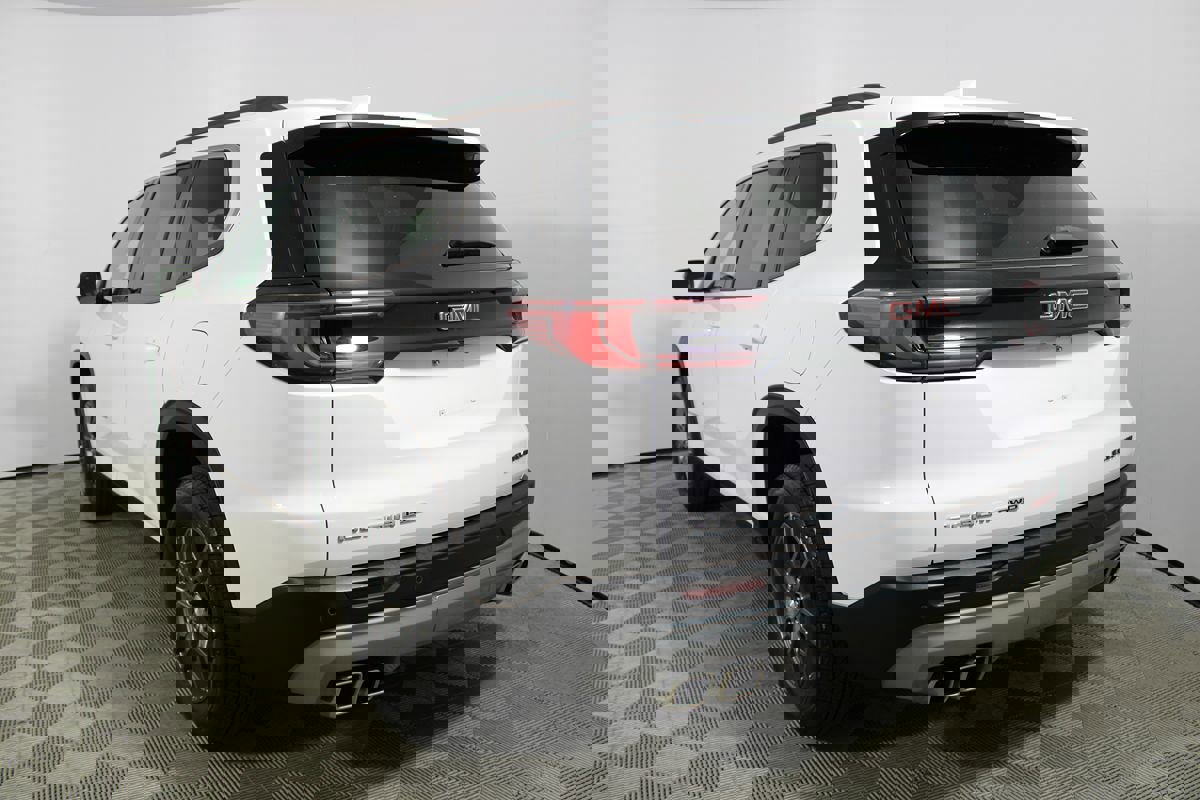 Used 2025 GMC Acadia Elevation image 47