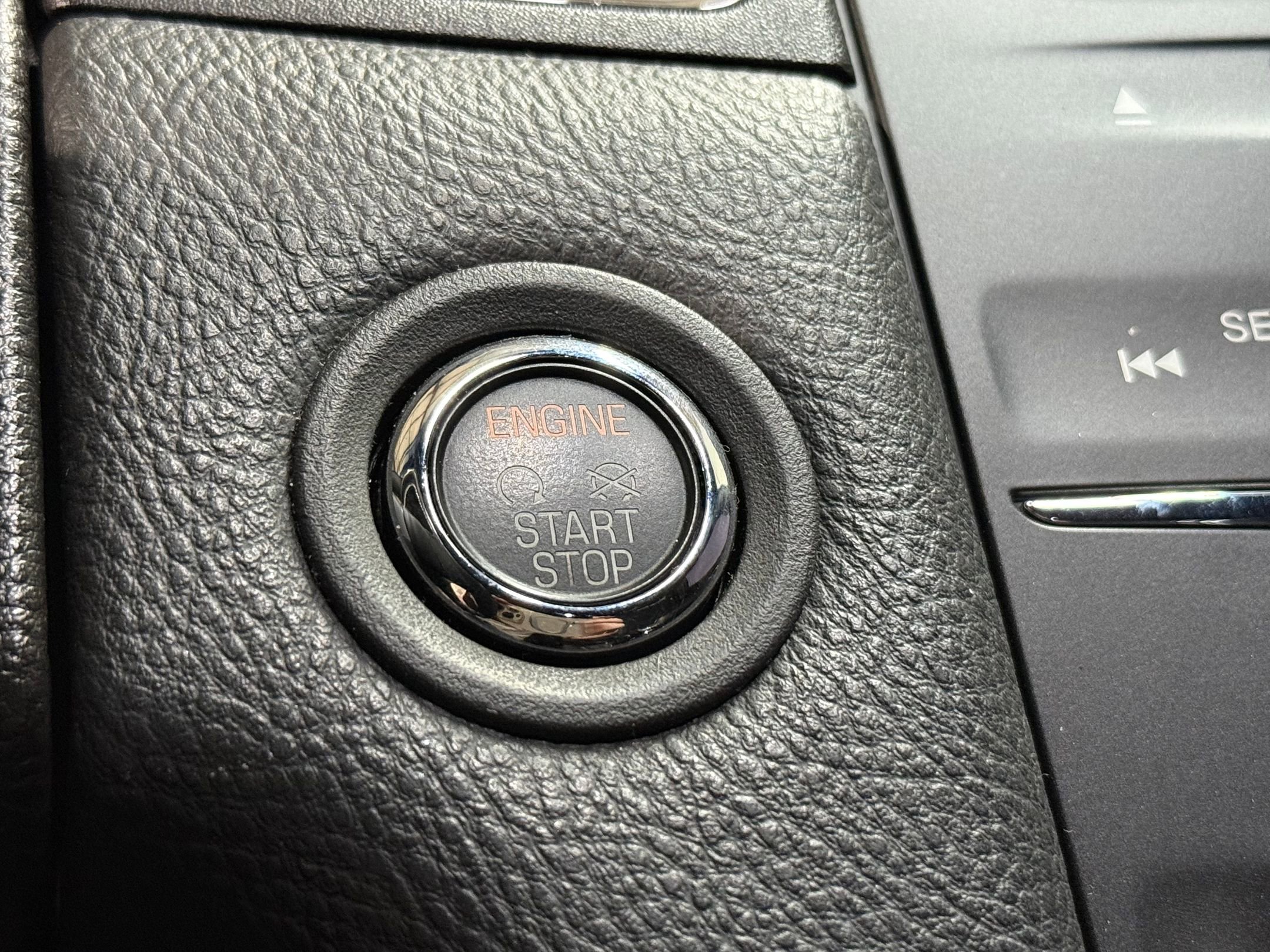 Used 2015 Ford Taurus Limited image 28