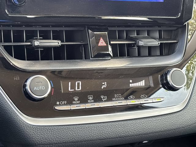 Used 2025 Toyota Corolla LE FWD image 17