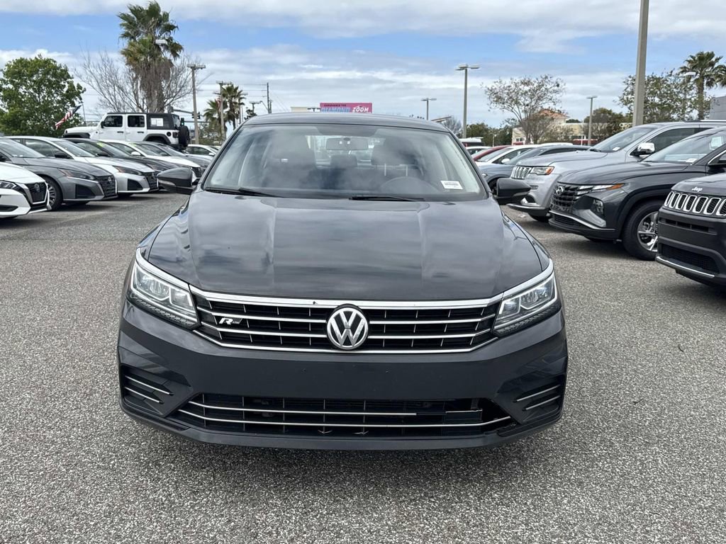 Used 2016 Volkswagen Passat 1.8T R-Line w/ R-Line Lighting Package image 9