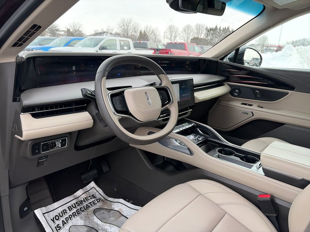 Used 2025 Lincoln Nautilus Premier w/ Equipment Group 102A image 15