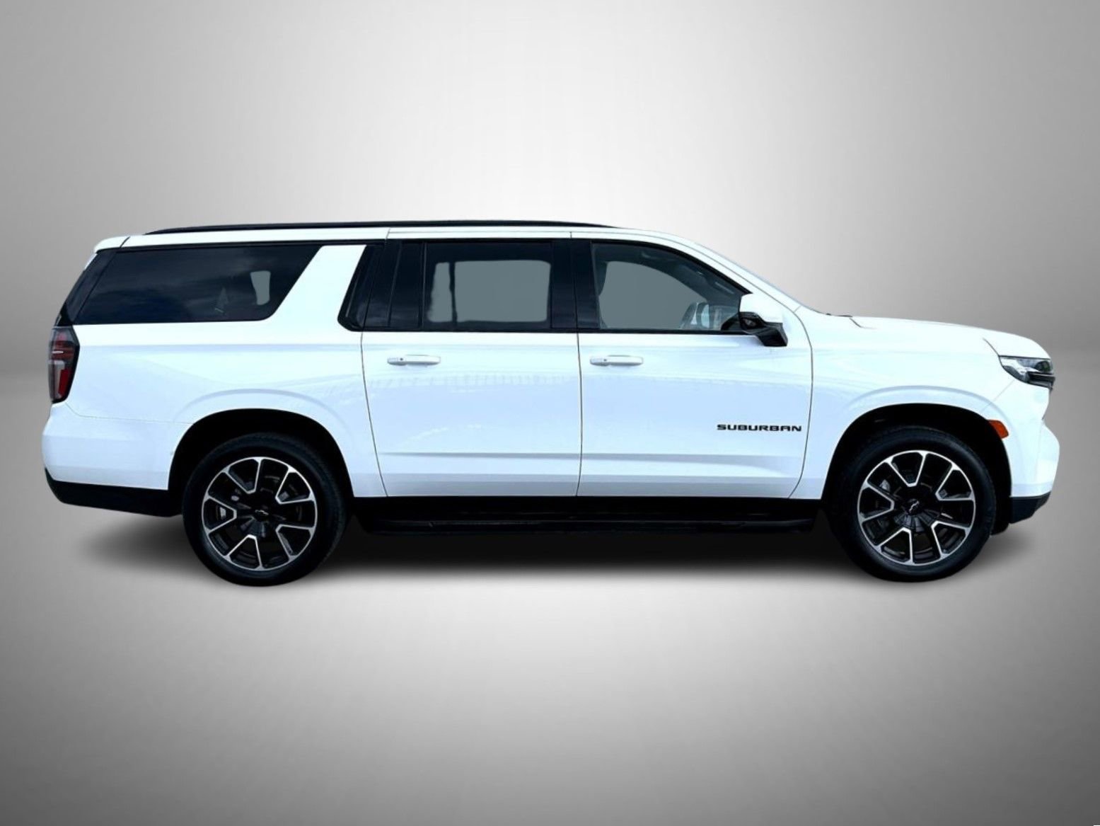 Certified 2024 Chevrolet Suburban RST w/ Luxury Package AWD/4WD image 4