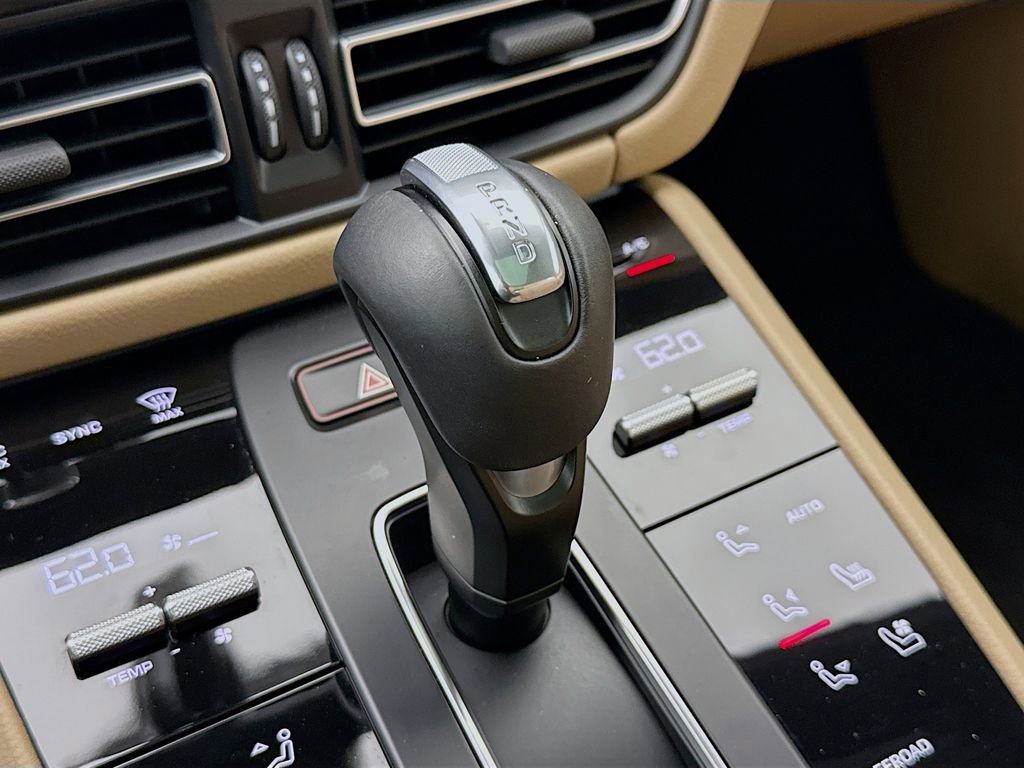 Certified 2025 Porsche Macan image 22